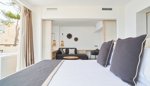 Junior Suite Collection
