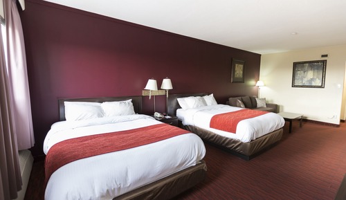 2 Queen Beds with Kitchenette