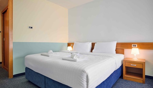 Habitación estándar con 1 cama doble o 2 individuales