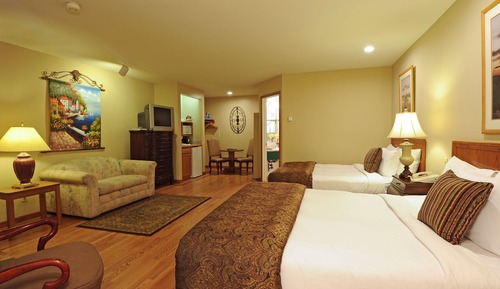 Habitación estándar, 2 camas de matrimonio, vistas al lago