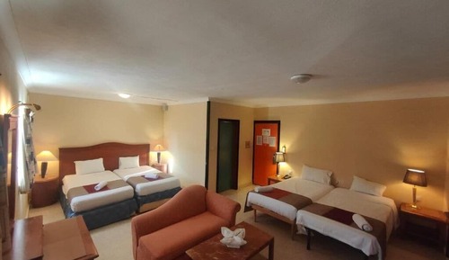 Habitación cuádruple, balcón