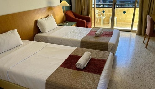 Habitación con 2 camas individuales