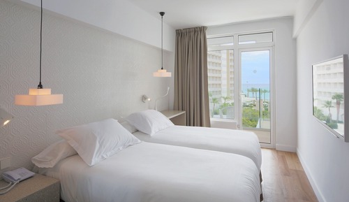 Habitación Premium doble, vistas parciales al mar
