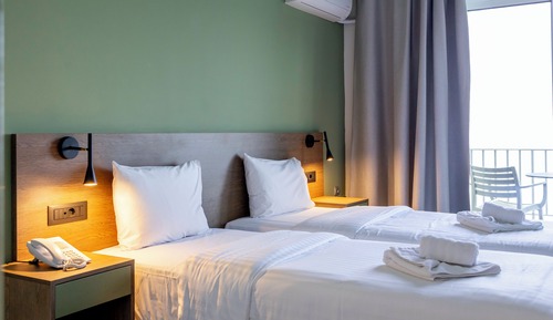 Habitación estándar con 1 cama doble o 2 individuales, vistas al mar