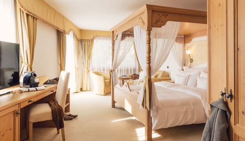 Suite (Glacier Stream)