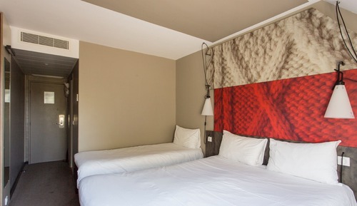 Habitación, varias camas