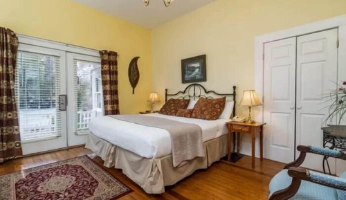 Woodward House Room with Patio