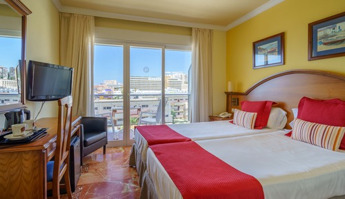 Habitación doble, terraza, vistas parciales al mar (2 people)