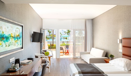 Garden Suite, Poolfront