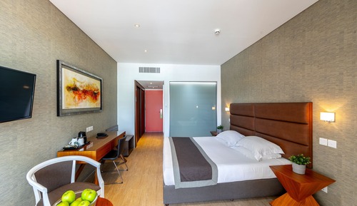 Garden Suite Poolfront 1st floor