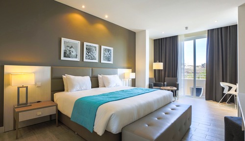 Habitación superior con 1 cama doble o 2 individuales