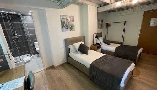 Habitación estándar con 1 cama doble o 2 individuales