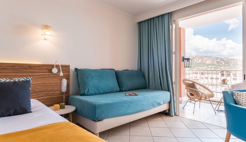 Habitación triple, balcón