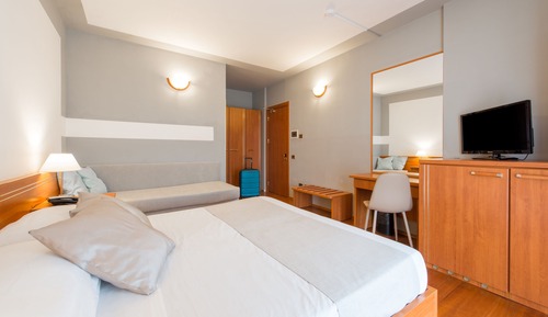Habitación doble, balcón, vistas al complejo turístico
