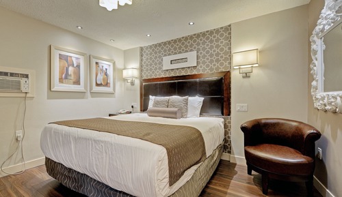 Estudio básico, 1 cama de matrimonio grande