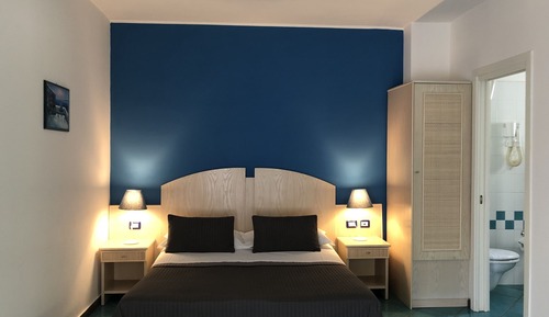 Habitación superior con 1 cama doble o 2 individuales