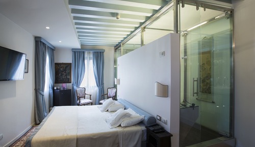 Habitación estándar con 1 cama doble o 2 individuales