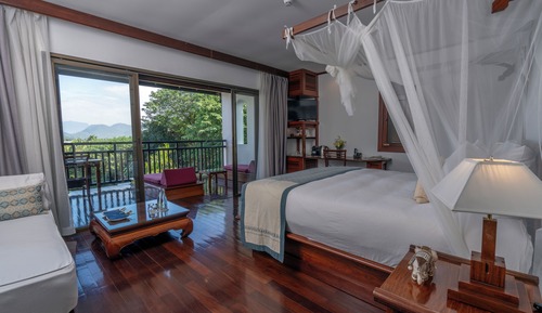 Mountain & Pool View Junior Suite