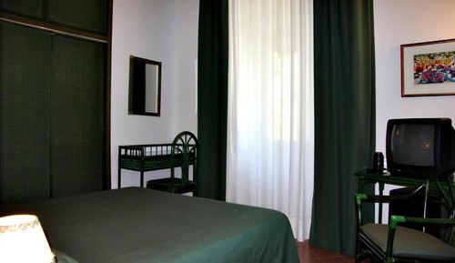 Habitación económica con 1 cama doble o 2 individuales (Internal View)