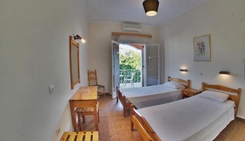 Habitación estándar con 2 camas individuales, 2 camas individuales, balcón