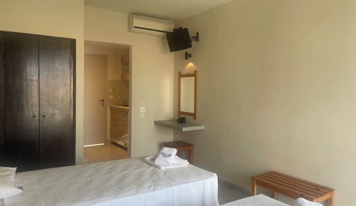 Estudio básico, 1 habitación, balcón, vistas a la montaña