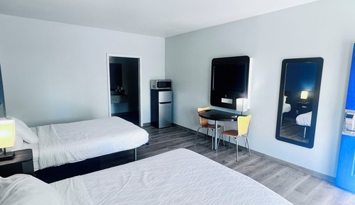 Habitación estándar, 2 camas de matrimonio, no fumadores, vistas a la ciudad (1 Bedroom)