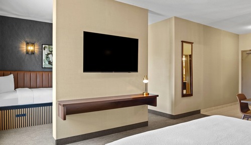 Suite familiar, no fumadores (1 King Bed, 2 Twin Beds)