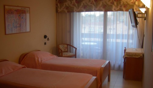 Habitación Confort con 2 camas individuales