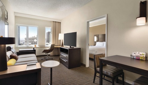 Suite, 2 habitaciones (Mobility Accessible, Roll-In Shower)