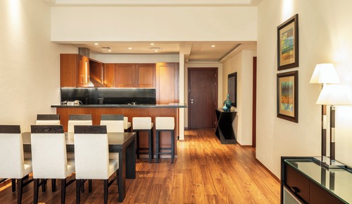 Suite, en una planta alta