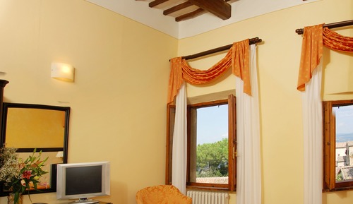 Habitación estándar con 1 cama doble o 2 individuales, vistas al valle