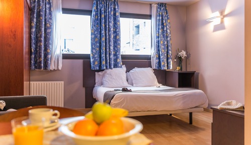 Estudio estándar (3 Adults)