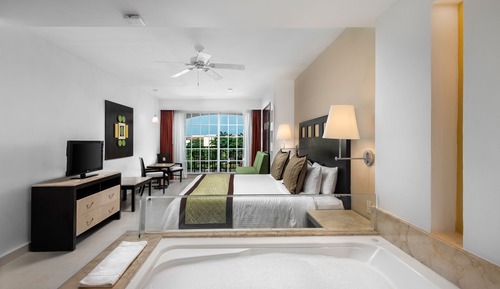 Junior Suite With Jacuzzi