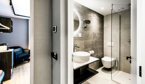 Connecting Rooms