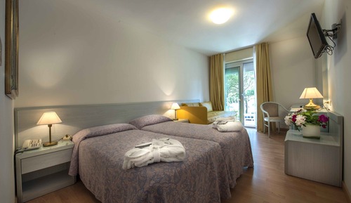 Habitación triple, terraza