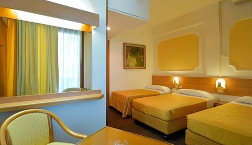 Habitación triple clásica
