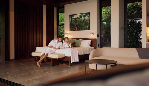 Casa de lujo en un árbol, 1 cama de matrimonio grande, balcón, vistas al mar
