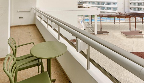 Suite 2 Adults + 2 Children