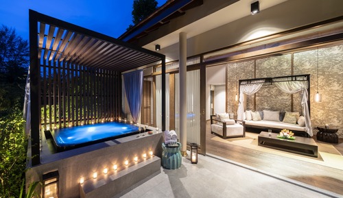 Jacuzzi Pool Suite