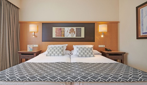 Habitación doble, balcón (2 Adults + 1 Child)