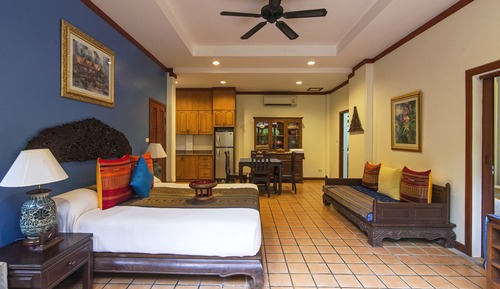 Gold Antique Extra-Bedroom Downstairs Forest View