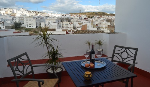 Habitación superior con 1 cama doble o 2 individuales, terraza, vistas a la ciudad