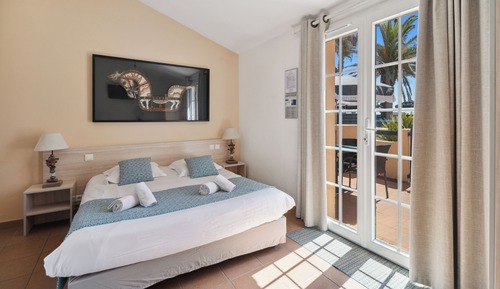 Habitación cuádruple, terraza (Garden View)