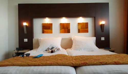 Habitación clásica con 1 cama doble o 2 individuales, vistas al mar