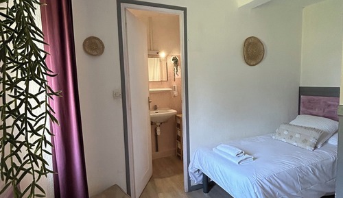 Habitación triple (with Air Conditioning)