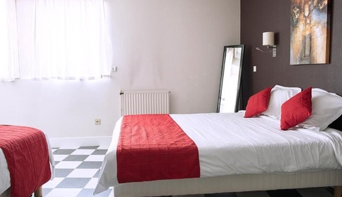 Habitación con 2 camas individuales, bañera