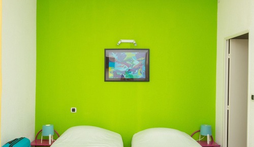 Estudio superior, vistas al jardín (with or without Balcony,2 single beds)