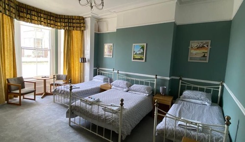 Suite básica, baño privado
