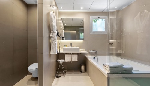 Suite junior, 1 cama de matrimonio grande, bañera de hidromasaje