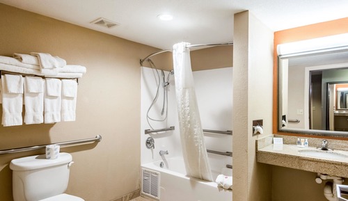 Suite, varias camas, accesible para personas con discapacidad, no fumadores (Upper Floor)